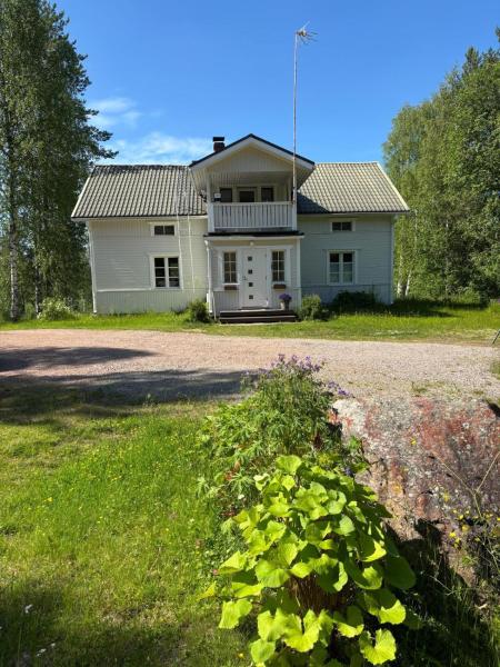 Villa Lempeänranta, Buchen Sie  Hotels in Pello mit Parkplatz, Parkplätze