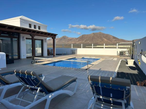 Villa La Lomada in Playa Blanca, Prenota  Hotel a Isole Canarie con piscina, Piscina