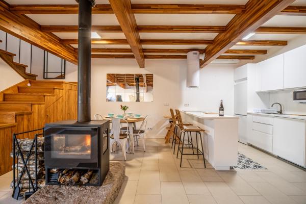 Encantadora Villa de Piedra con Jardín y Chimenea, Buchen Sie  Pontevedra 