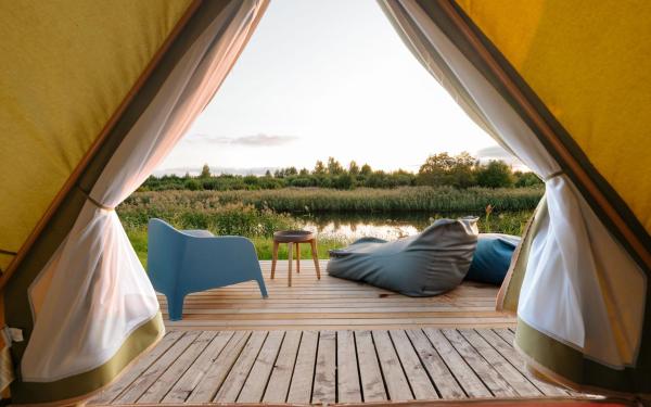 Glamping Pop-Up Hotel - Fishing Village riverside holiday center, Prenota Campeggio Parnu Pärnumaa