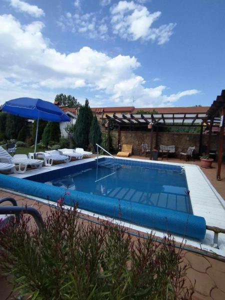 Apartmani Djordjevic, Buchen Sie  Hotels mit Pool in Zentralserbien, Schwimmbad