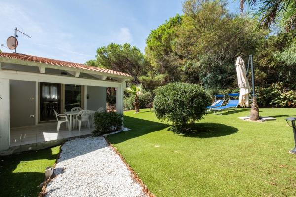 Ville in pineta sul mare Rebirth Hospitality, Buchen Sie  Hotels in Costa Paradiso mit Parkplatz, Parkplätze