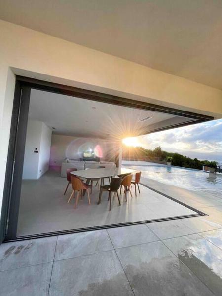 Villa luxe avec piscine et belle vue mer, Réserver  Pietrosella 