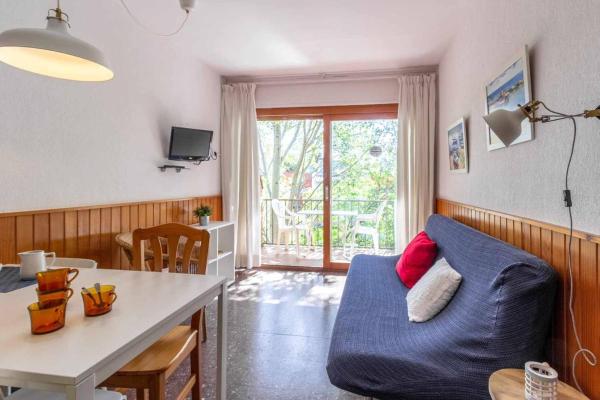 Polcent 1 Pequeño apartamento cercano a la playa, Prenota  Hotel a Gironès con parcheggio, Parcheggio