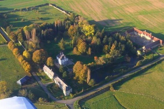 Gîtes du château de la Motte, Réserver  Joué-du-Plain 