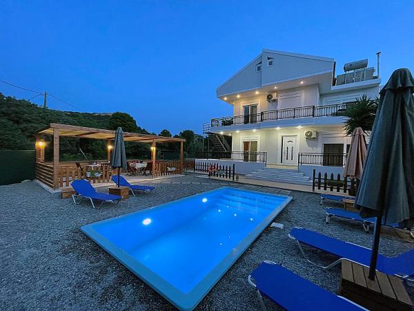 Filippos Green Villa, Reserva ahora  Hoteles con piscina en Rodas, Piscina
