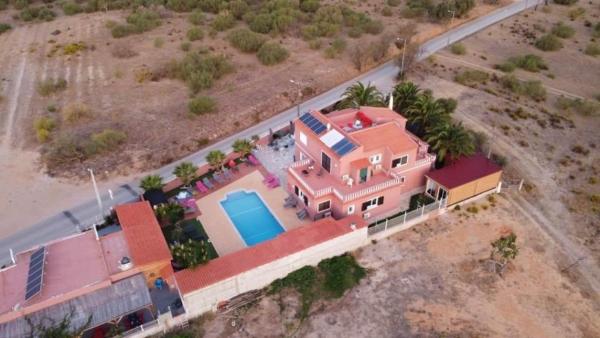 Villa Paradis Pêra - Quartos para férias, Prenota  Hotel a Algarve con parcheggio, Parcheggio