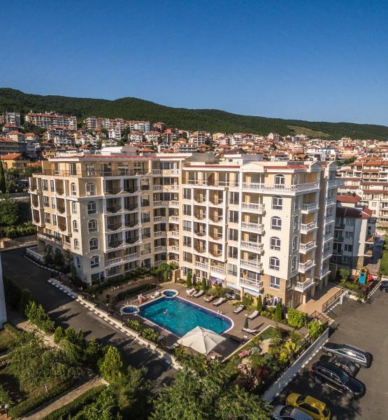 Villa Sardinia and Spa, Buchen Sie  Hotels mit Pool in Oblast Burgas, Schwimmbad