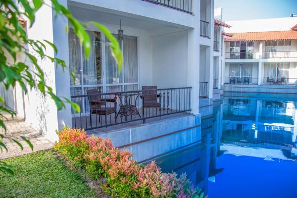 The Covanro Airport Hotel - Katunayake, Prenota Hotel Veyangoda Gampaha District