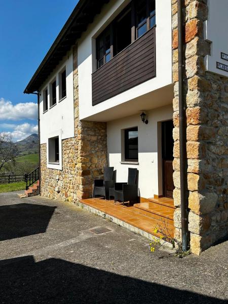 Casa de Aldea La Maestra, Prenota  Arriondas Asturie