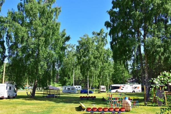 Camping Vaivari Jūrmala, Reserva ahora  Hoteles en Vidzeme con aparcamiento, Aparcamiento