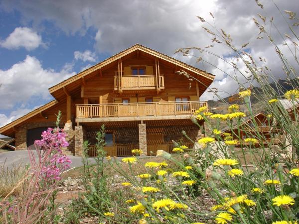 Madame Vacances Les Chalets de lAltiport, Reserva ahora Chalet de montaña Hoteles en Oisans con aparcamiento, Aparcamiento
