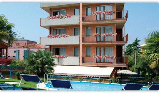 Hotel St. Antony, Prenota  Hotel con piscina a Veneto, Piscina