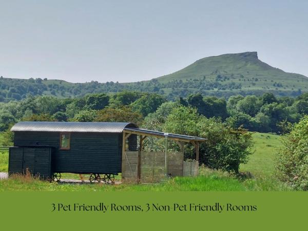 Roseberry Retreat, Shepherds Huts with Hot Tub, Buchen Sie  Pinchingthorpe Station Großbritannien