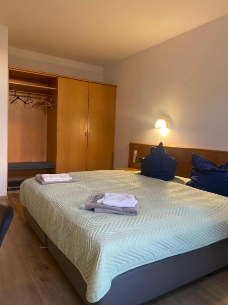 Pension am Main Ruhige Lage Zimmer mit eigenem Bad, Book  Albertshofen Bavaria