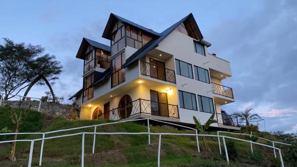 La Casa Bola Ecohotel, Prenota  Hotel a Pichincha con parcheggio, Parcheggio