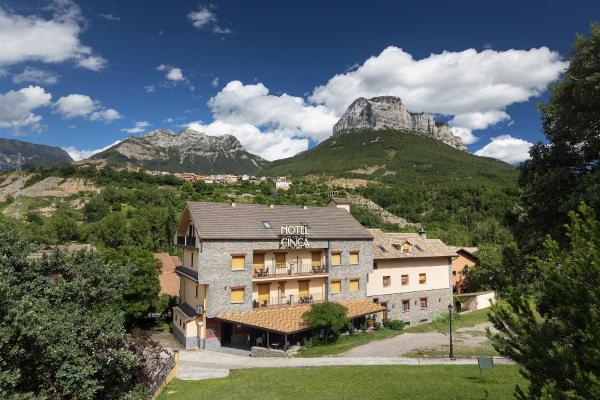 Hotel Cinca, Book Hotel Aragon Hotels with a Parking, Parking
