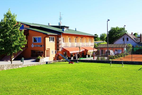 Bed and Breakfast Restaurant DP, Buchen Sie Bed & Breakfast Donji Zvecaj Gespanschaft Karlovac