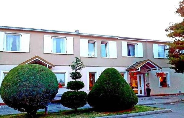 Hotel i Restauracja ABIS, Réserver Hôtel Hôtels à Basse-Silésie avec parking, Parking