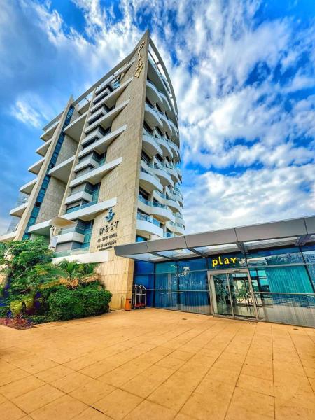 West Tel Aviv- All Suites Hotel By The Sea