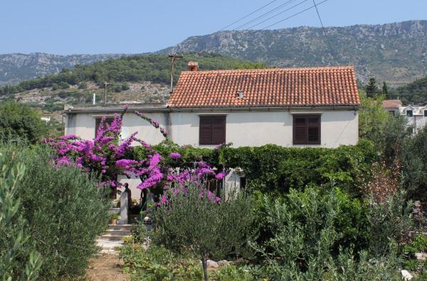 Apartments with a parking space Bol, Brac - 5605, Prenota Appartamento Bol 
