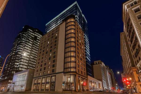Metcalfe Hotel Montréal by Gray Collection, Book Hotel Hotels in Montreal with a Pool, Swimming Pool