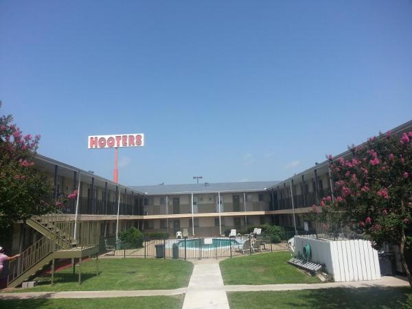 Executive Inn  Suites