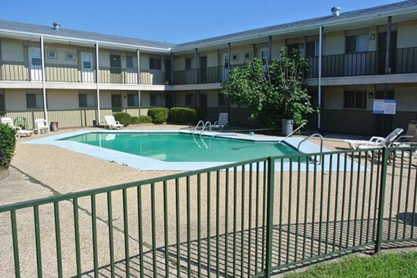 Executive Inn  Suites