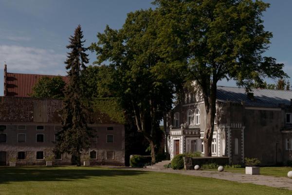 Dworek w Żarnowcu, Prenota Appartamento Hotel a Pomerania con parcheggio, Parcheggio
