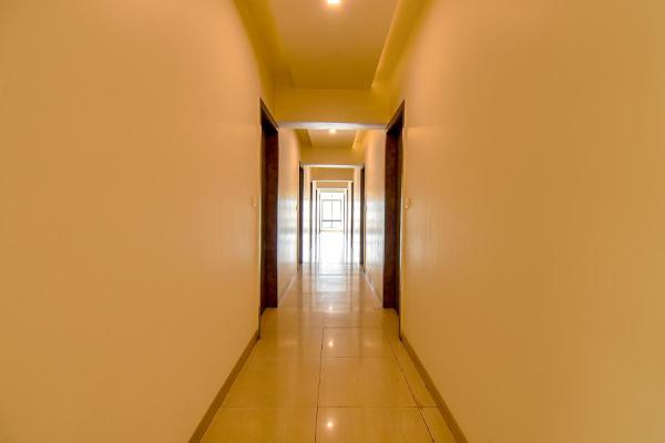 OYO 946 Royce Studio Apartments