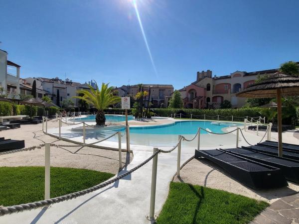 Residence Mediterranee Family Apartments, Prenota Appartamento Hotel con piscina a Veneto, Piscina