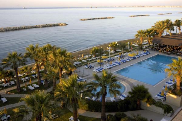 Palm Beach Hotel & Bungalows