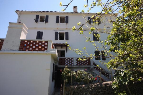 Apartment Beli 8094b, Buchen Sie Ferienwohnung Hotels in Kvarner-Inseln mit Parkplatz, Parkplätze