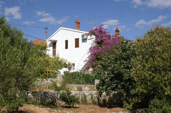 Apartments by the sea Seget Vranjica, Trogir - 1037, Buchen Sie Ferienwohnung Hotels in Gespanschaft Split-Dalmatien mit Parkplatz, Parkplätze