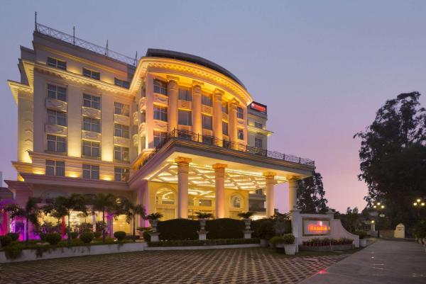 Ramada Plaza By Wyndham, Chandigarh Zirakpur, Buchen Sie Hotel Zirakpur Haryana