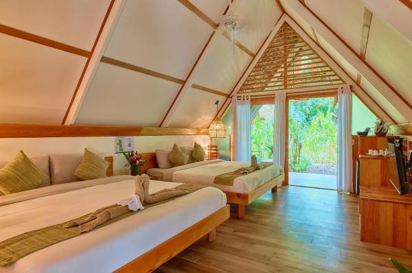 Shawandha Lodge, Prenota Lodge Hotel con piscina a Limon, Piscina