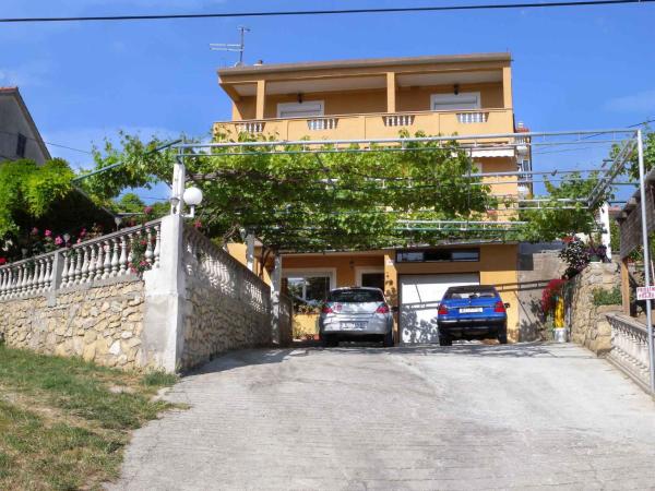 Apartment Supetarska Draga 1, Buchen Sie Ferienwohnung Hotels in Kvarner-Inseln mit Parkplatz, Parkplätze