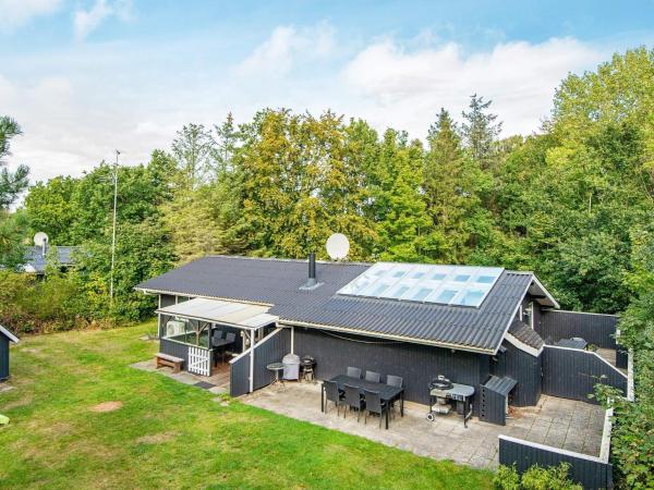 8 person holiday home in rsted, Prenota Casa vacanze  
