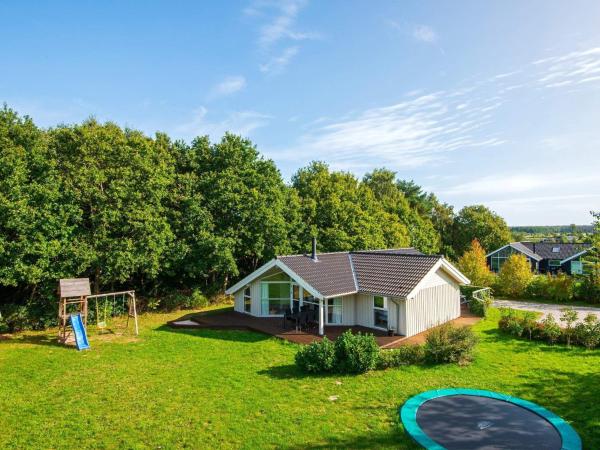 Three-Bedroom Holiday home in Glesborg 28, Réserver Maison de vacances Fjellerup Midtjylland