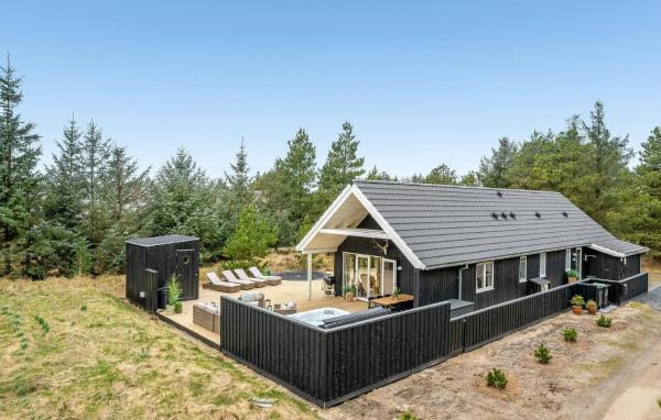 Three-Bedroom Holiday Home In Blavand, Prenota Casa vacanze Hotel SPA a Ho, SPA
