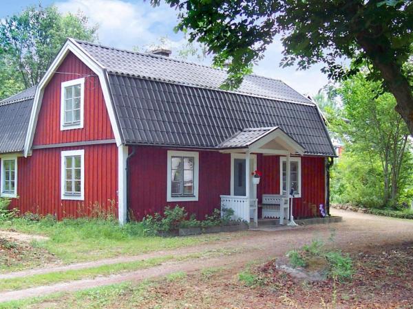 4 person holiday home in HALLABRO, Prenota Casa vacanze  