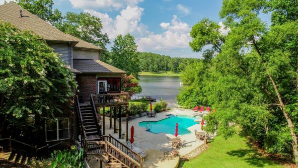 Bama Lakeside Retreat, Prenota Casa vacanze Hotel a Alabama con piscina, Piscina