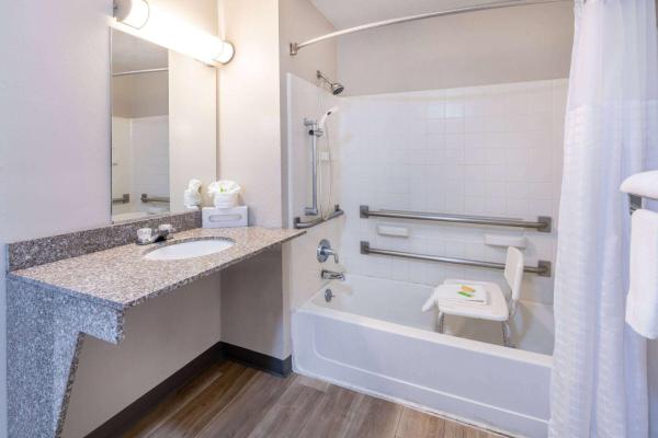 Days Inn by Wyndham Los Lunas, Book Hotel Los Lunas New Mexico