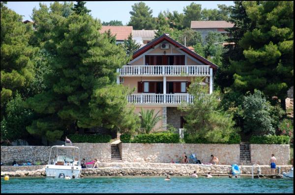 Apartments Agrijan, Reserva ahora Apartamento Hoteles en Condado de Zadar con aparcamiento, Aparcamiento